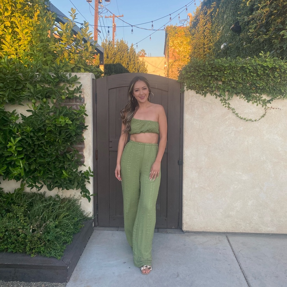 Green Pants set for spring/summer ! Beautiful textured fabric.